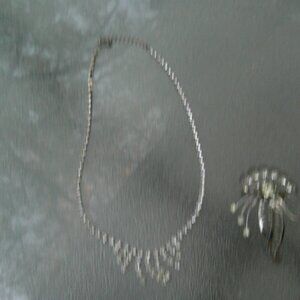 Vtg set Rhinestone silver tone jewelr 8 in dangle necklace 2.5 in brooch lg